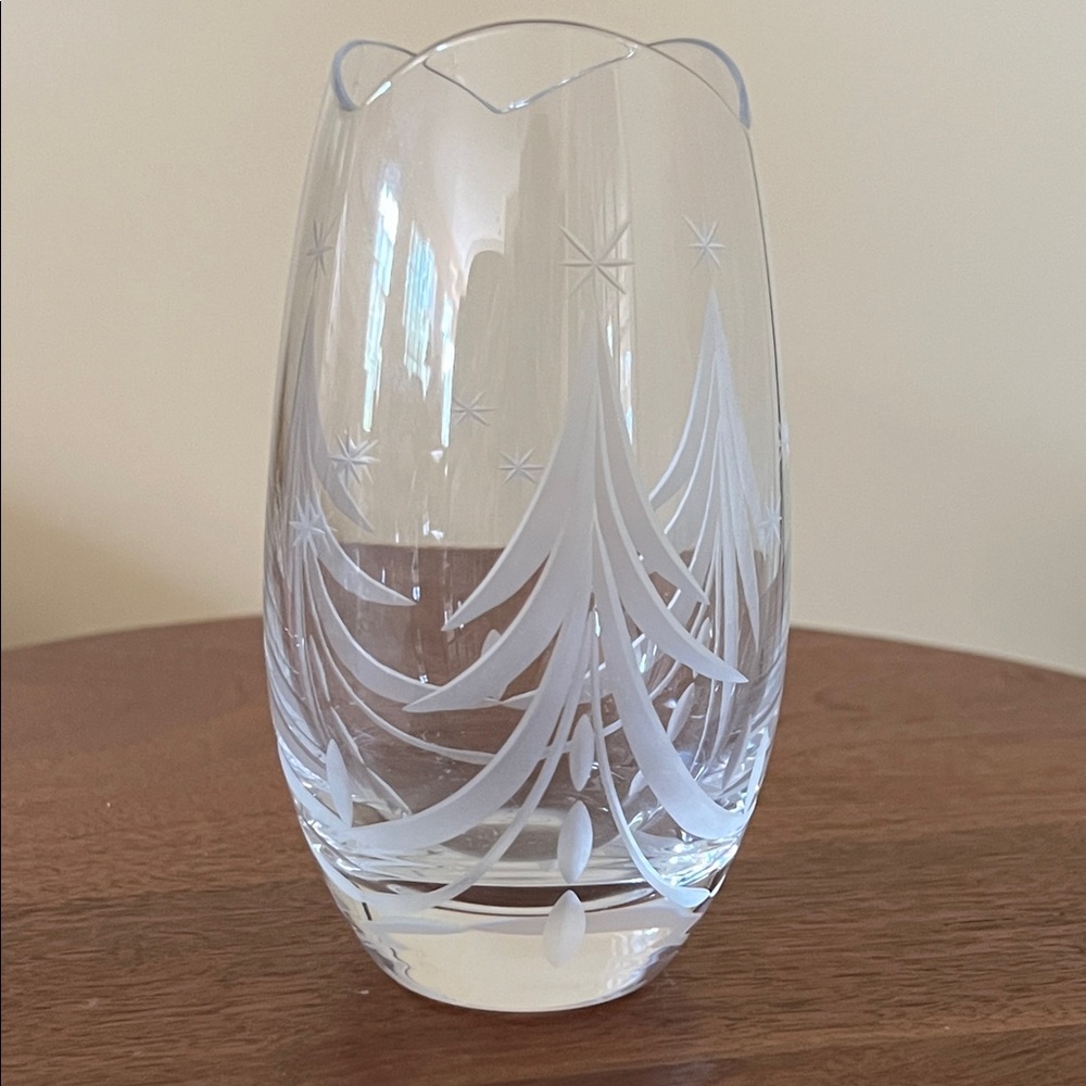 Vintage Mikasa "Silent Night" etched crystal bud vase. - EC.